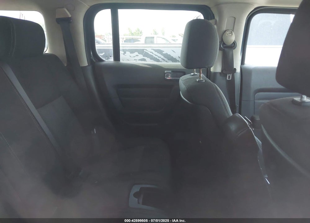 2007 HUMMER H3 SUV VIN: 5GTDN13E878237050