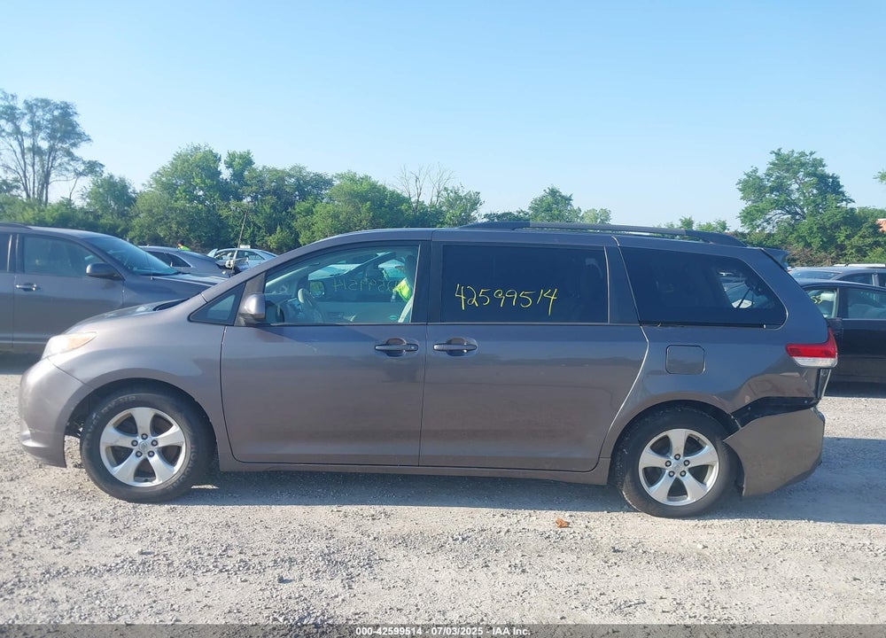2013 TOYOTA SIENNA VIN: 5TDKK3DC0DS375687