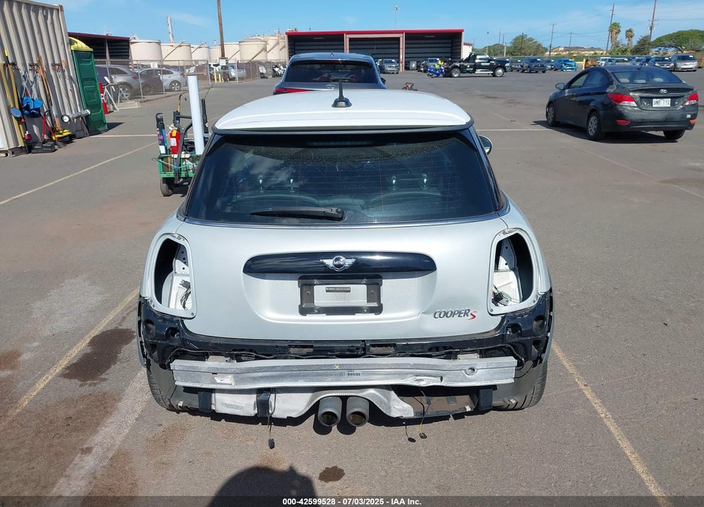2015 MINI HARDTOP COOPER S VIN: WMWXP7C51F2A42183
