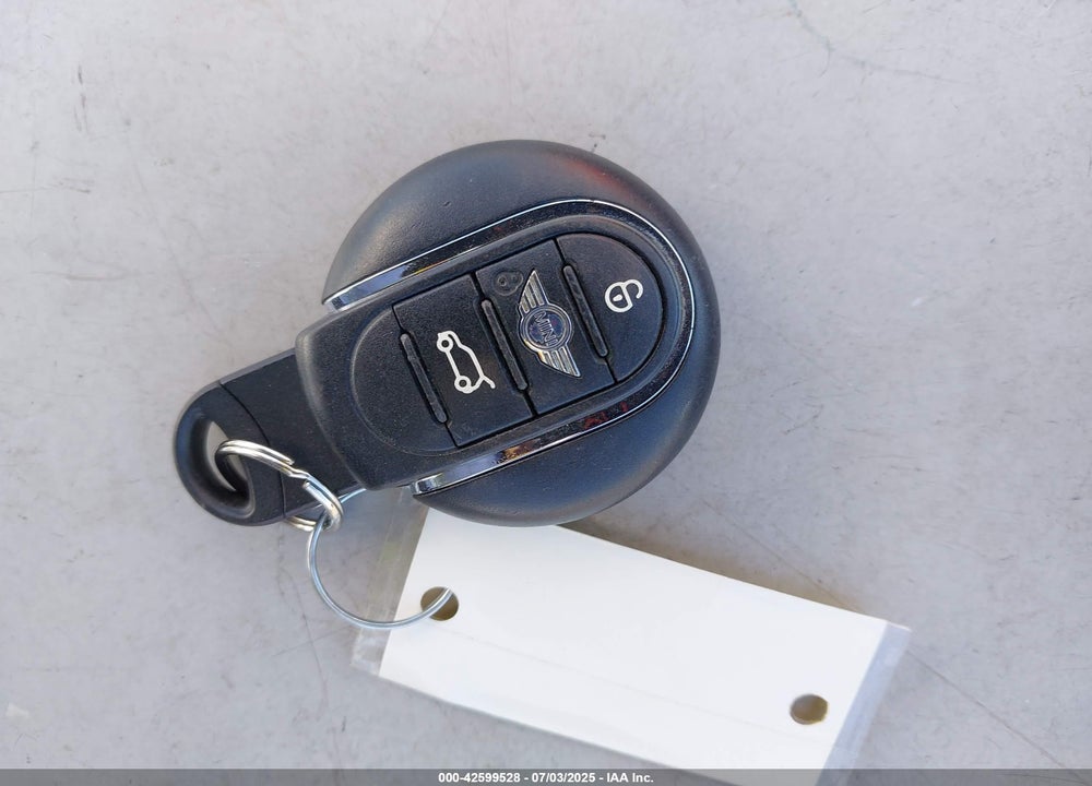 2015 MINI HARDTOP COOPER S VIN: WMWXP7C51F2A42183