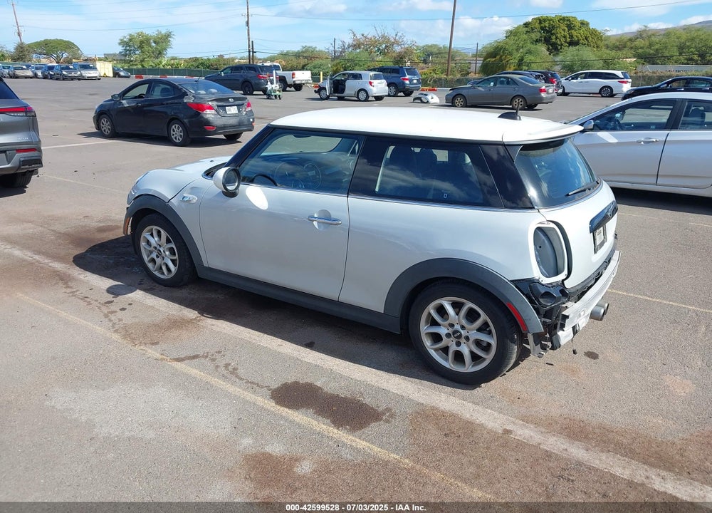 2015 MINI HARDTOP COOPER S VIN: WMWXP7C51F2A42183