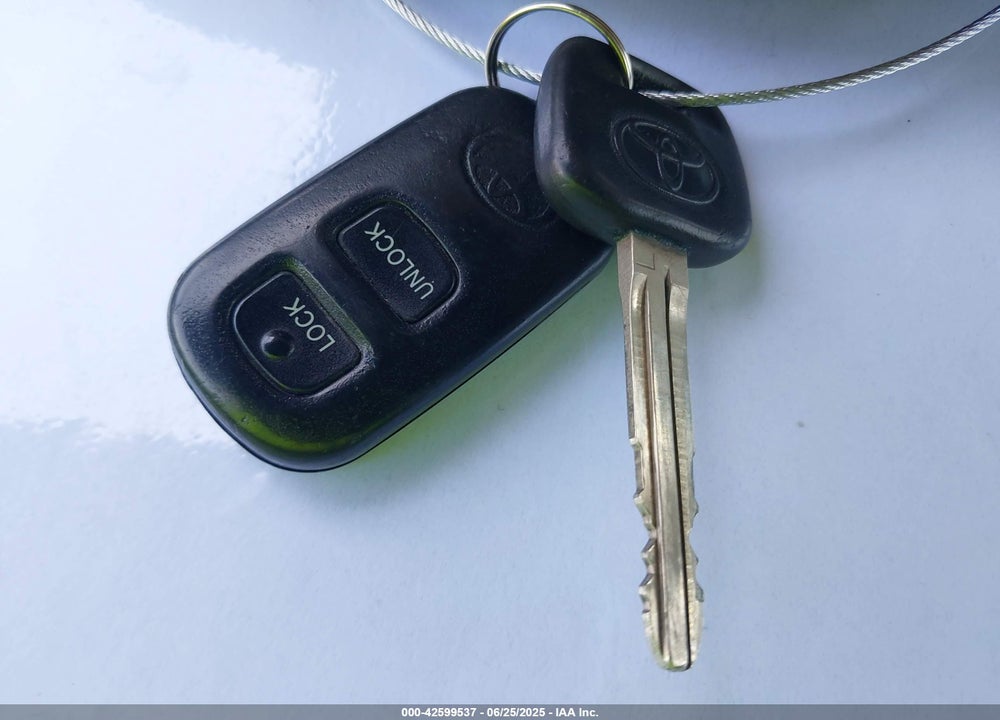 2007 TOYOTA FJ CRUISER VIN: JTEBU11F070050828