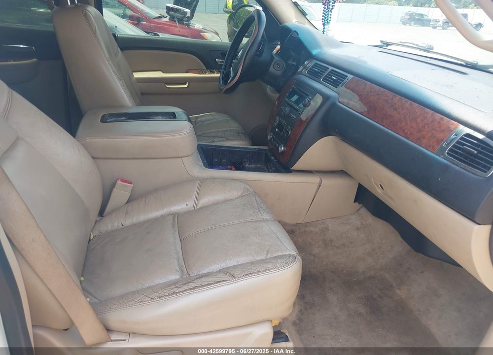 2007 CHEVROLET TAHOE VIN: 1GNFC13007J333300