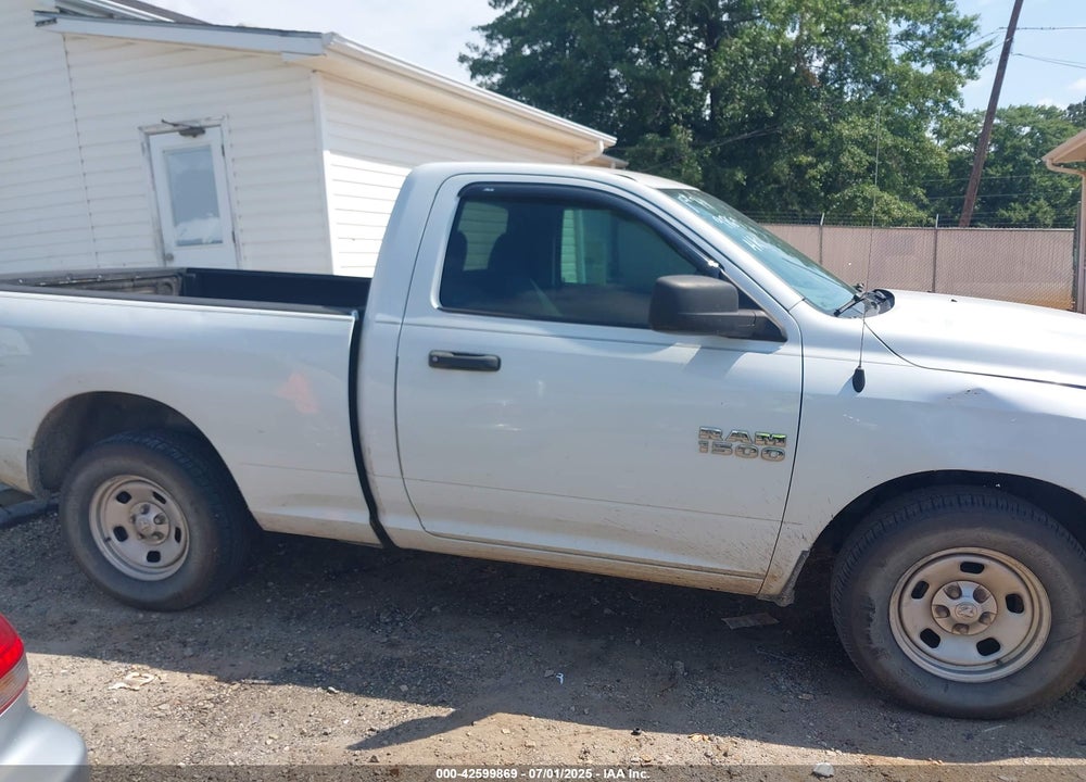 2015 RAM 1500 VIN: 3C6JR6AG7FG517204