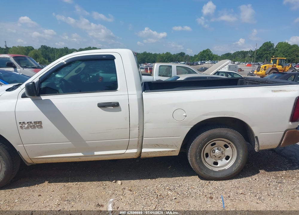 2015 RAM 1500 VIN: 3C6JR6AG7FG517204
