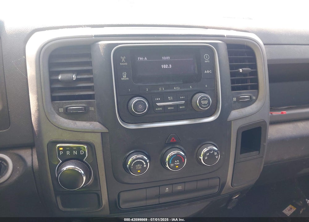 2015 RAM 1500 VIN: 3C6JR6AG7FG517204