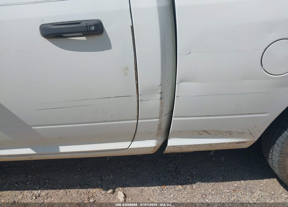2015 RAM 1500 VIN: 3C6JR6AG7FG517204