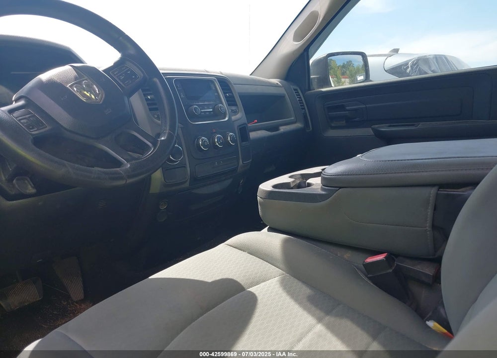 2015 RAM 1500 VIN: 3C6JR6AG7FG517204