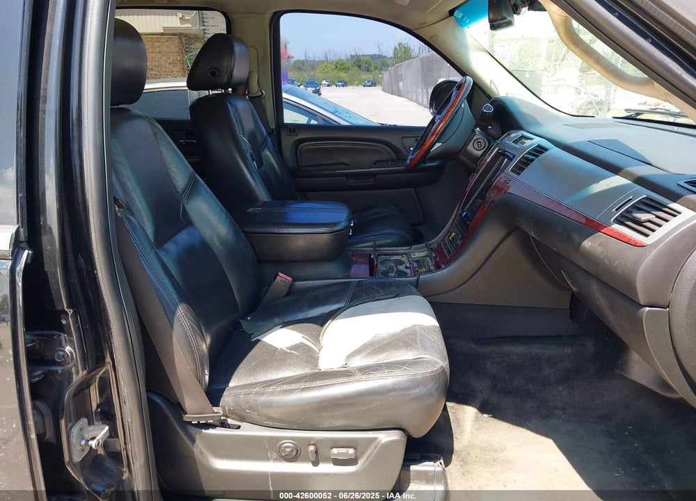 2007 CADILLAC ESCALADE STANDARD VIN: 1GYFK63847R130453