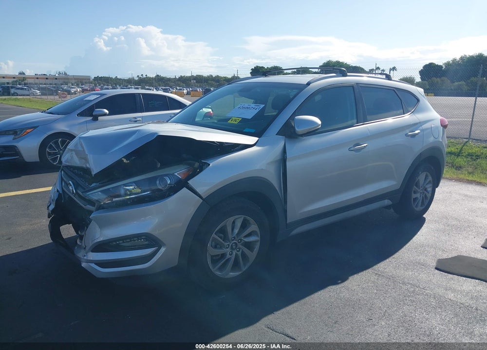 2018 HYUNDAI TUCSON VIN: KM8J33A44JU631922