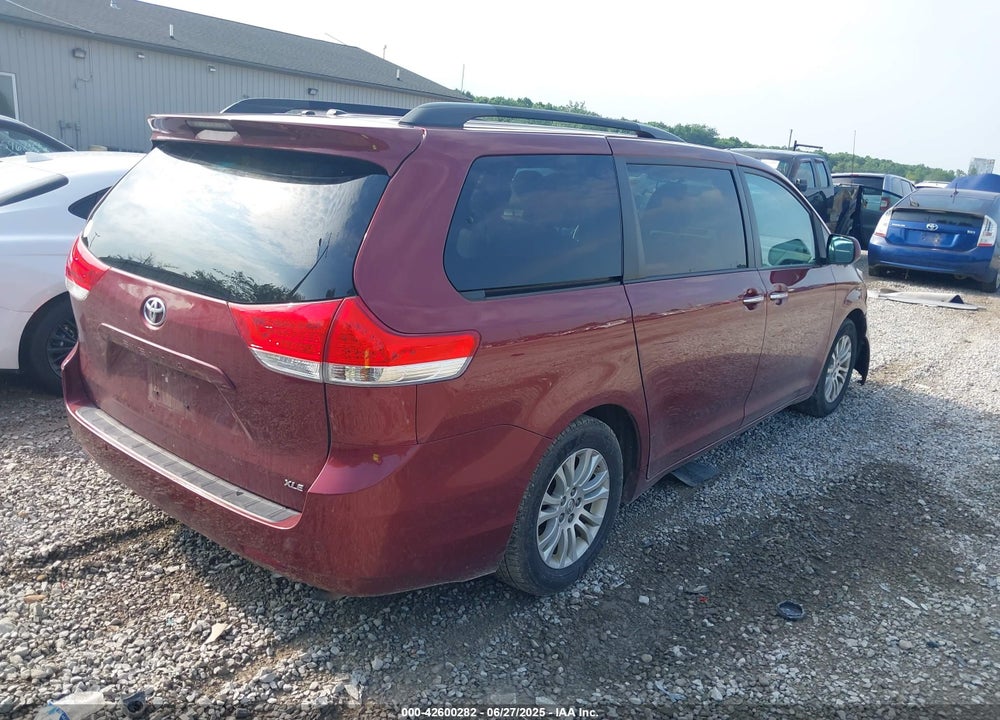 2014 TOYOTA SIENNA VIN: 5TDYK3DC1ES465975