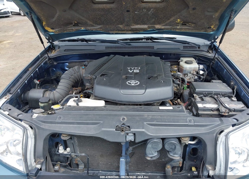 2004 TOYOTA 4RUNNER SR5 V6 VIN: JTEBU14R348011363