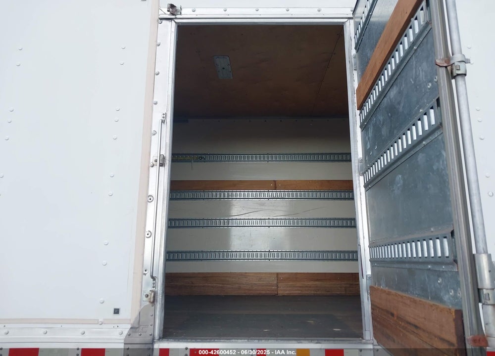2018 FREIGHTLINER M2 106 VIN: 1FVACXFCXJHJP3960