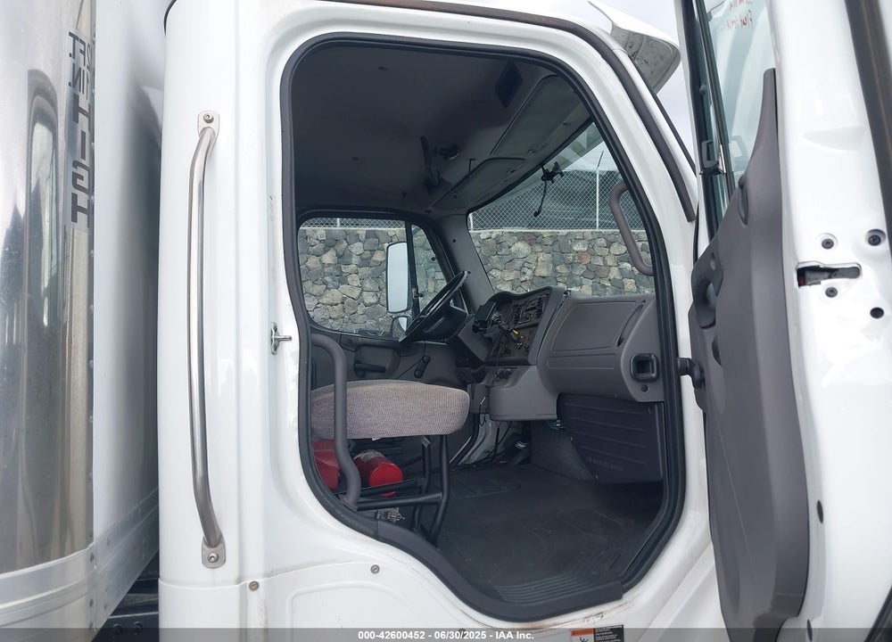 2018 FREIGHTLINER M2 106 VIN: 1FVACXFCXJHJP3960