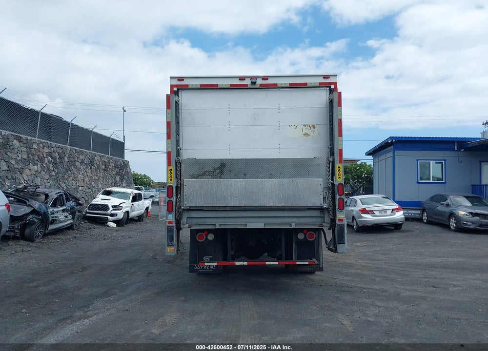 2018 FREIGHTLINER M2 106 VIN: 1FVACXFCXJHJP3960