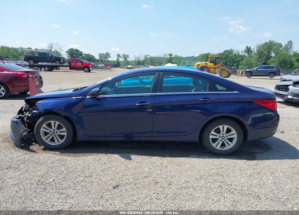 2013 HYUNDAI SONATA VIN: 5NPEB4AC2DH731621