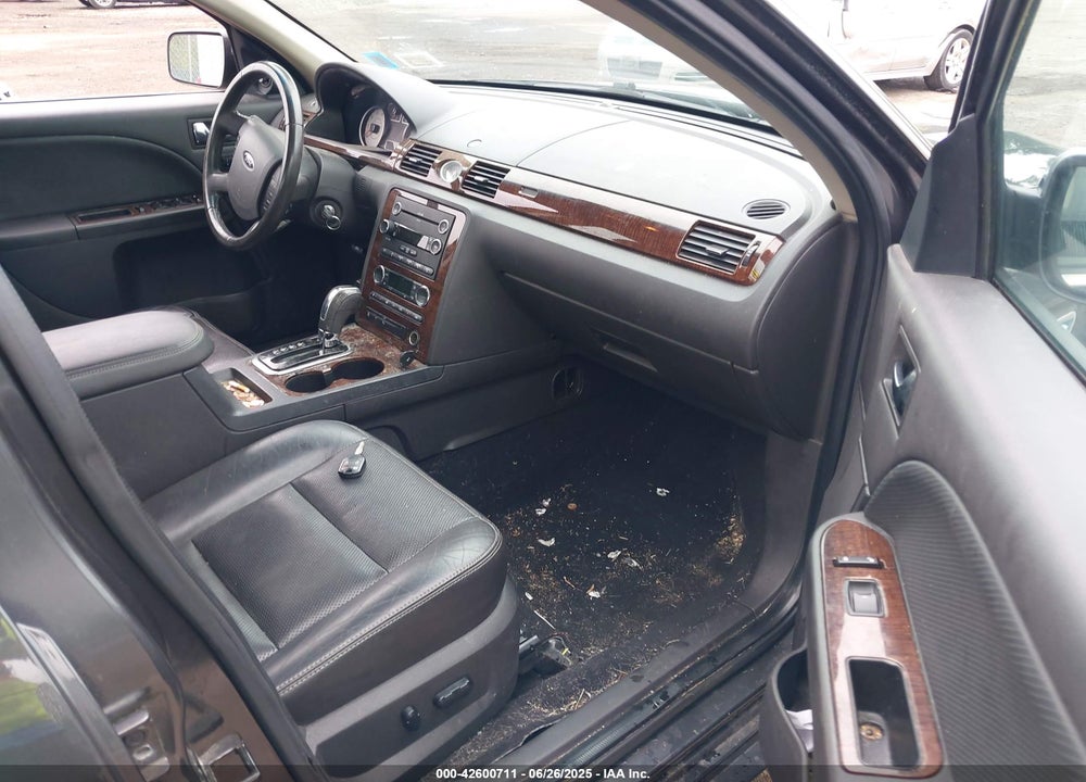 2008 FORD TAURUS VIN: 1FAHP25W08G119375