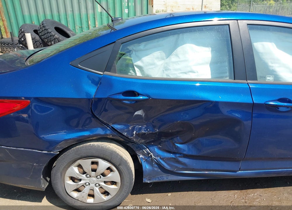 2016 HYUNDAI ACCENT VIN: KMHCT4AE1GU036073
