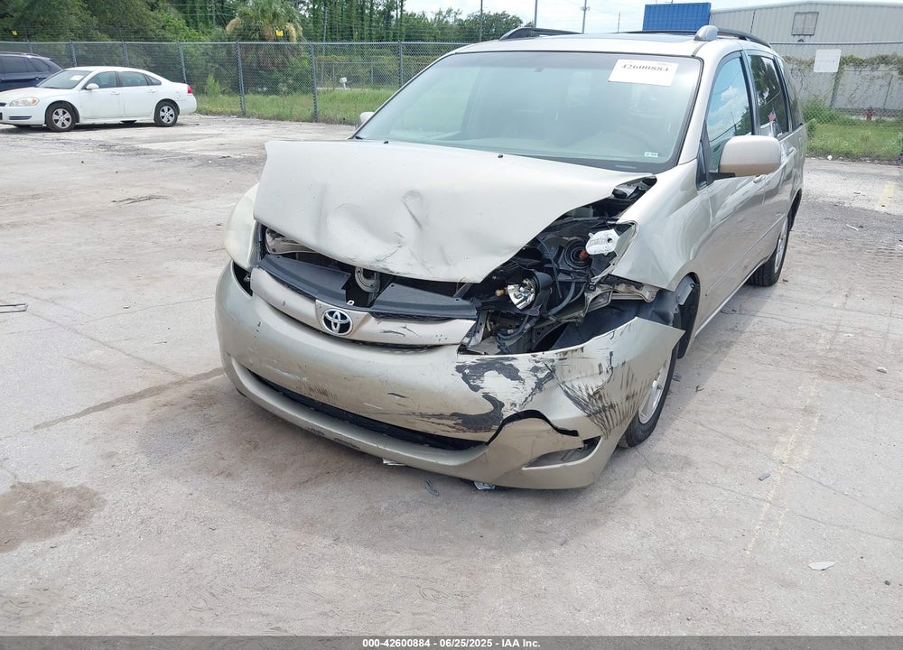 2008 TOYOTA SIENNA VIN: 5TDZK22C28S158269