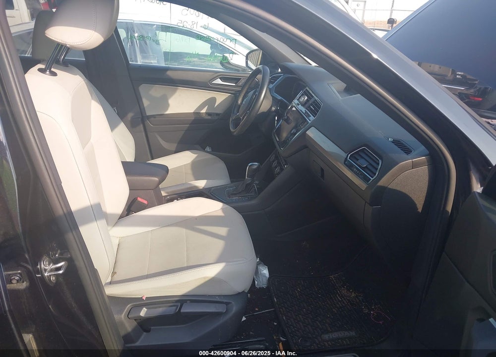 2019 VOLKSWAGEN TIGUAN VIN: 3VV3B7AX3KM135261