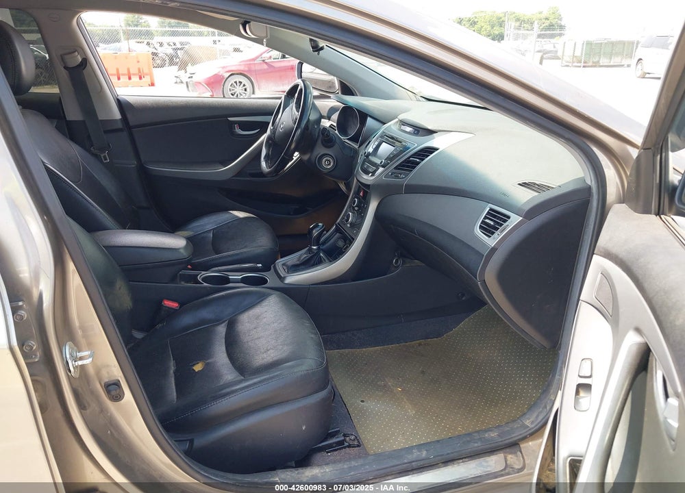 2014 HYUNDAI ELANTRA VIN: 5NPDH4AE4EH456511