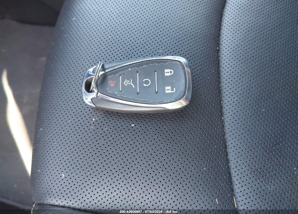 2019 CHEVROLET EQUINOX VIN: 2GNAXNEV6K6190177