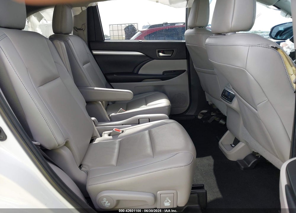 2019 TOYOTA HIGHLANDER VIN: 5TDKZRFH0KS557636