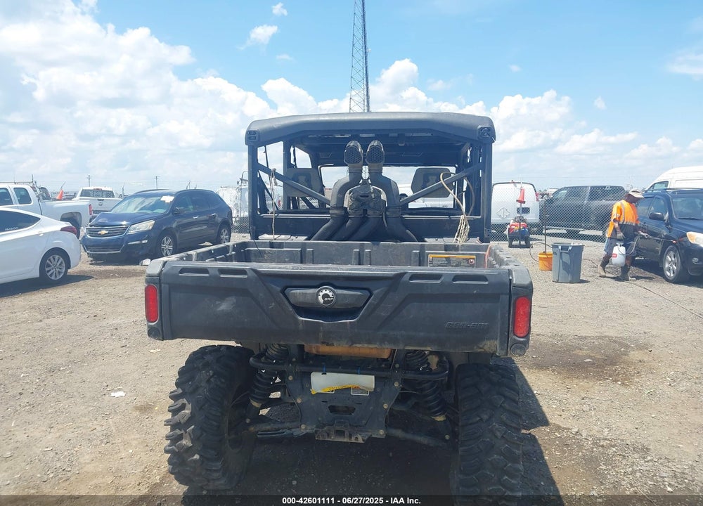 2023 CAN-AM DEFENDER MAX X MR HD10 VIN: 3JBUAAX40PK003192