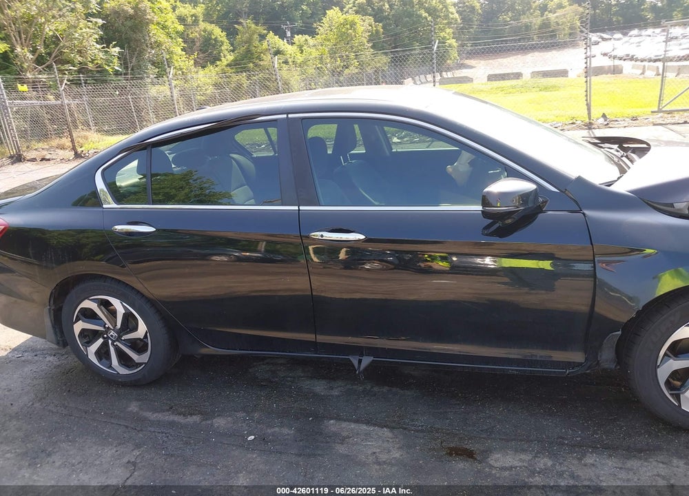 2016 HONDA ACCORD VIN: 1HGCR2F74GA028540