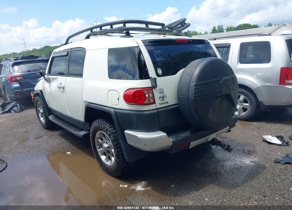 2011 TOYOTA FJ CRUISER VIN: JTEBU4BF6BK111452