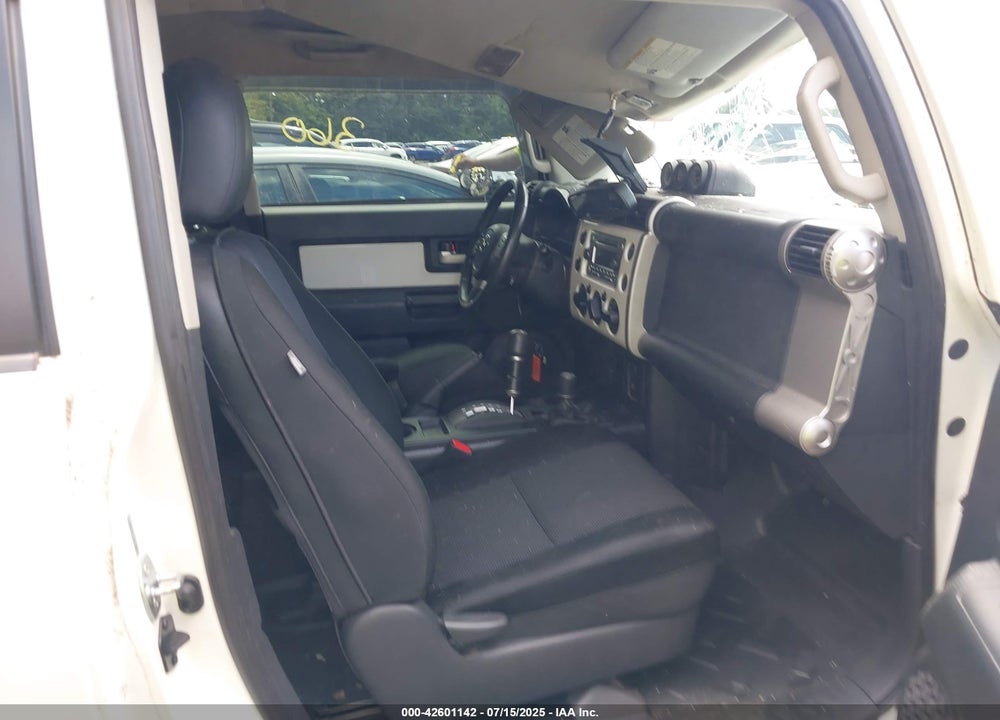 2011 TOYOTA FJ CRUISER VIN: JTEBU4BF6BK111452