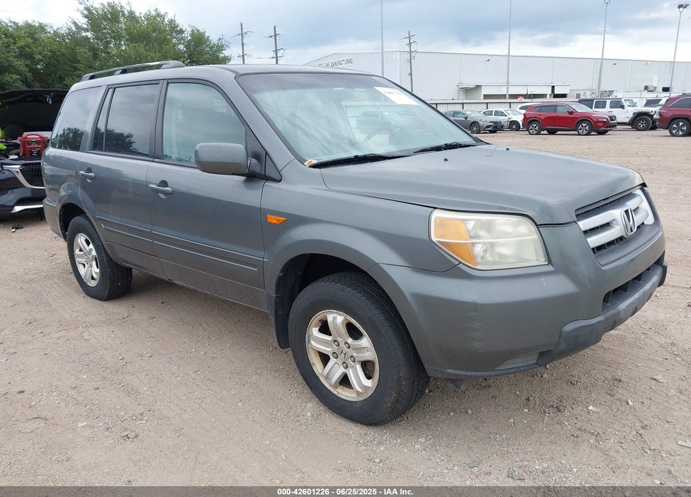2008 HONDA PILOT VIN: 5FNYF282X8B015752