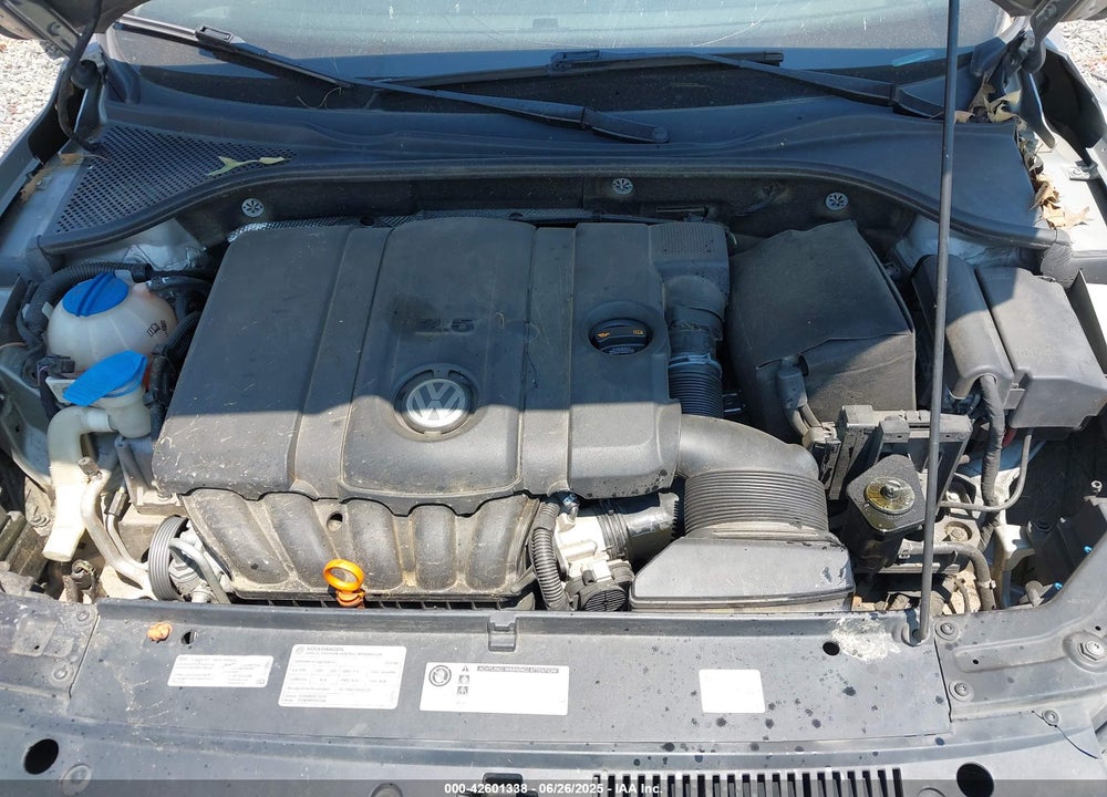 2012 VOLKSWAGEN PASSAT VIN: 1VWBH7A33CC067873