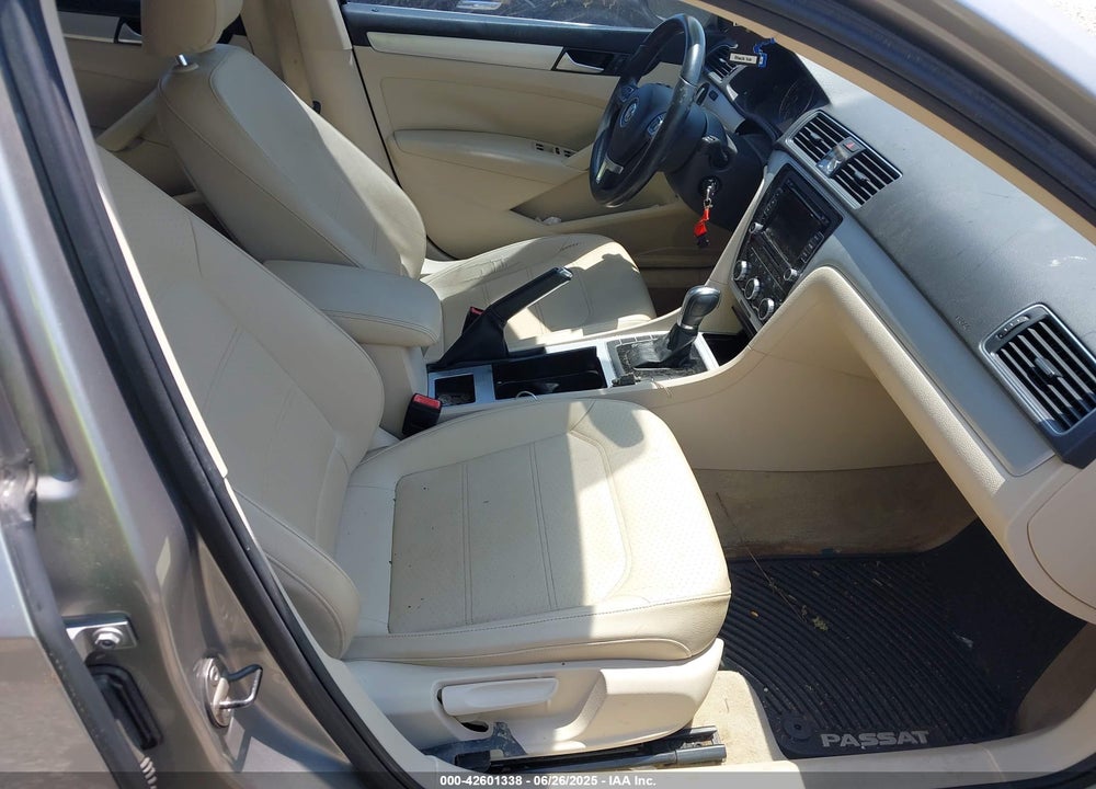 2012 VOLKSWAGEN PASSAT VIN: 1VWBH7A33CC067873