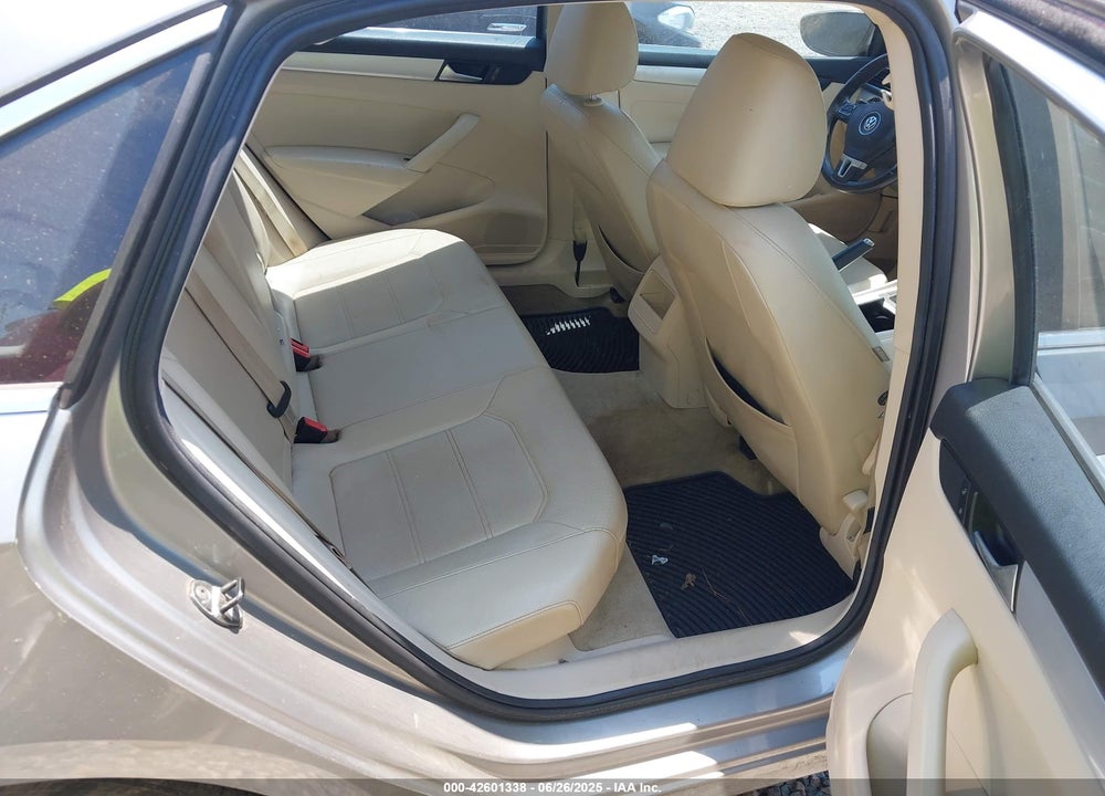 2012 VOLKSWAGEN PASSAT VIN: 1VWBH7A33CC067873