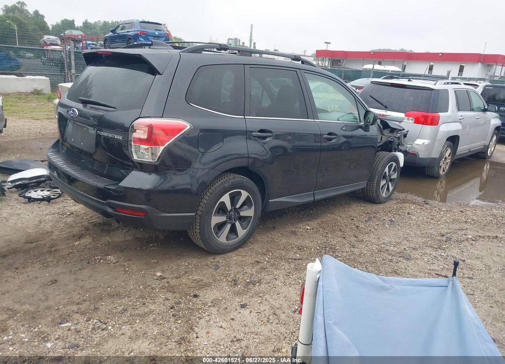 2018 SUBARU FORESTER VIN: JF2SJAJC4JH417551