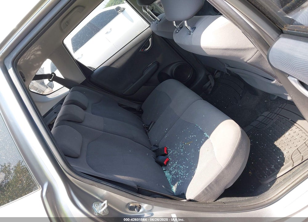 2010 HONDA FIT VIN: JHMGE8H21AS011436