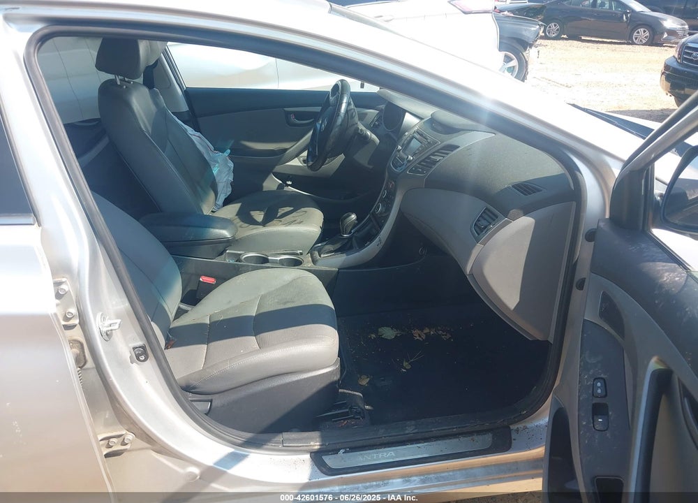 2015 HYUNDAI ELANTRA VIN: KMHDH4AH1FU229550