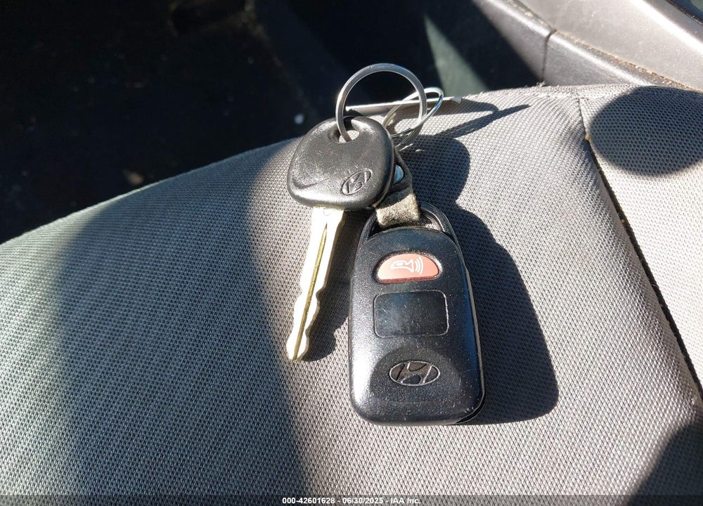 2012 HYUNDAI ELANTRA VIN: 5NPDH4AE1CH130730