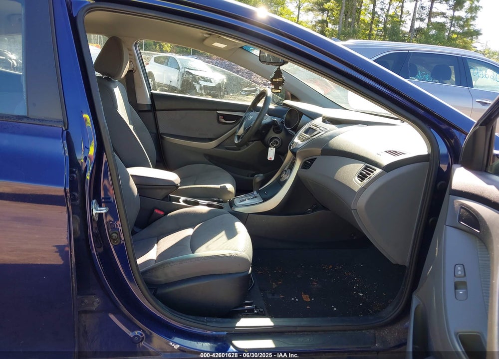 2012 HYUNDAI ELANTRA VIN: 5NPDH4AE1CH130730