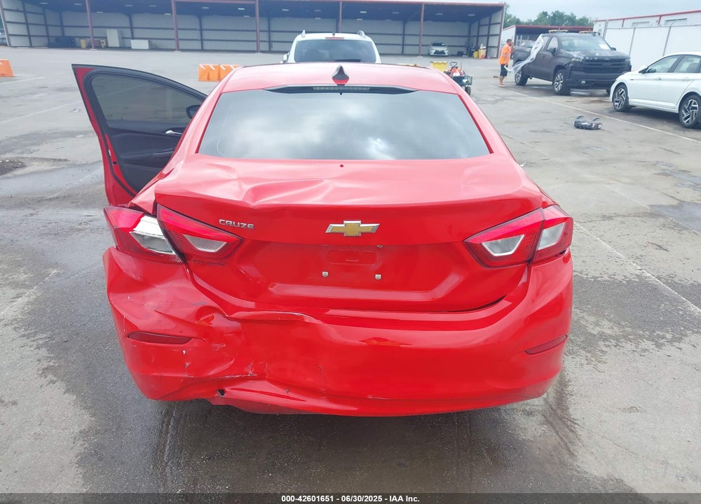 2018 CHEVROLET CRUZE VIN: 1G1BC5SM9J7143883