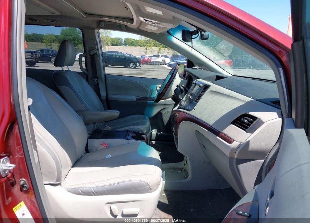 2011 TOYOTA SIENNA LIMITED V6 VIN: 5TDYK3DC3BS084558
