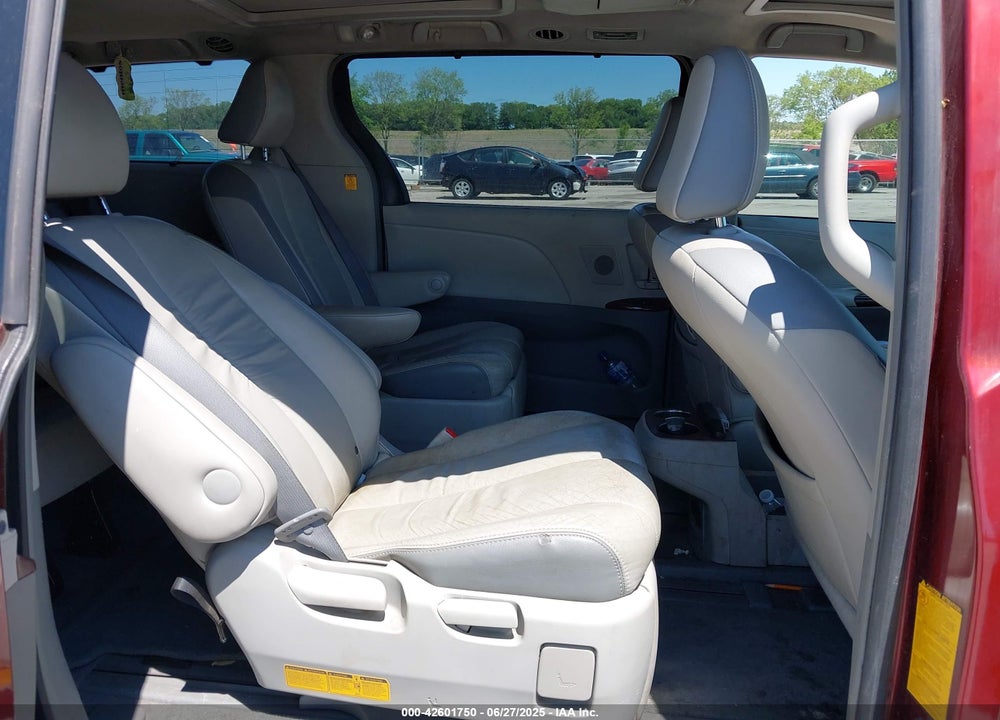 2011 TOYOTA SIENNA LIMITED V6 VIN: 5TDYK3DC3BS084558