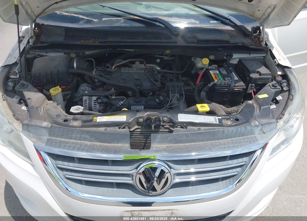 2010 VOLKSWAGEN ROUTAN SE VIN: 2V4RW3D13AR388199