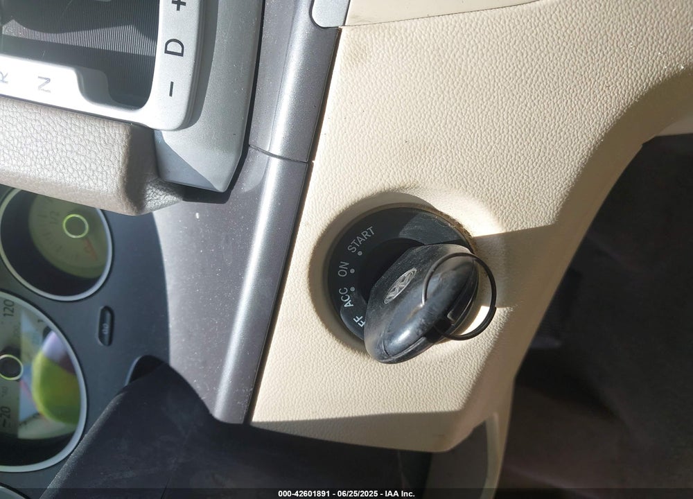 2010 VOLKSWAGEN ROUTAN SE VIN: 2V4RW3D13AR388199