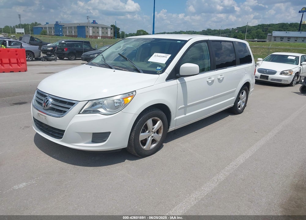2010 VOLKSWAGEN ROUTAN SE VIN: 2V4RW3D13AR388199