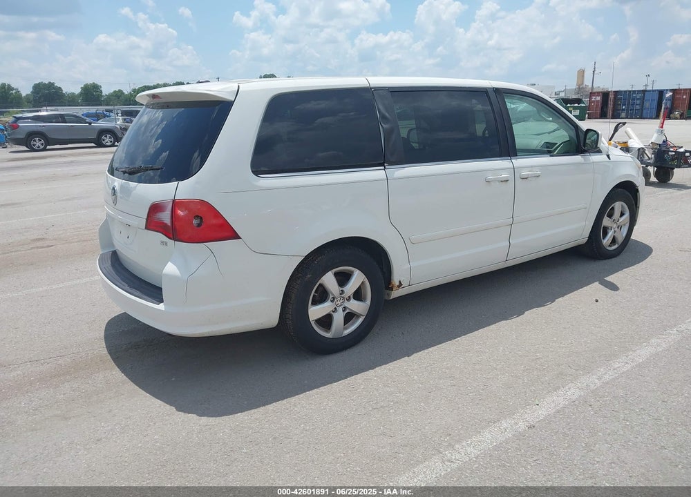 2010 VOLKSWAGEN ROUTAN SE VIN: 2V4RW3D13AR388199