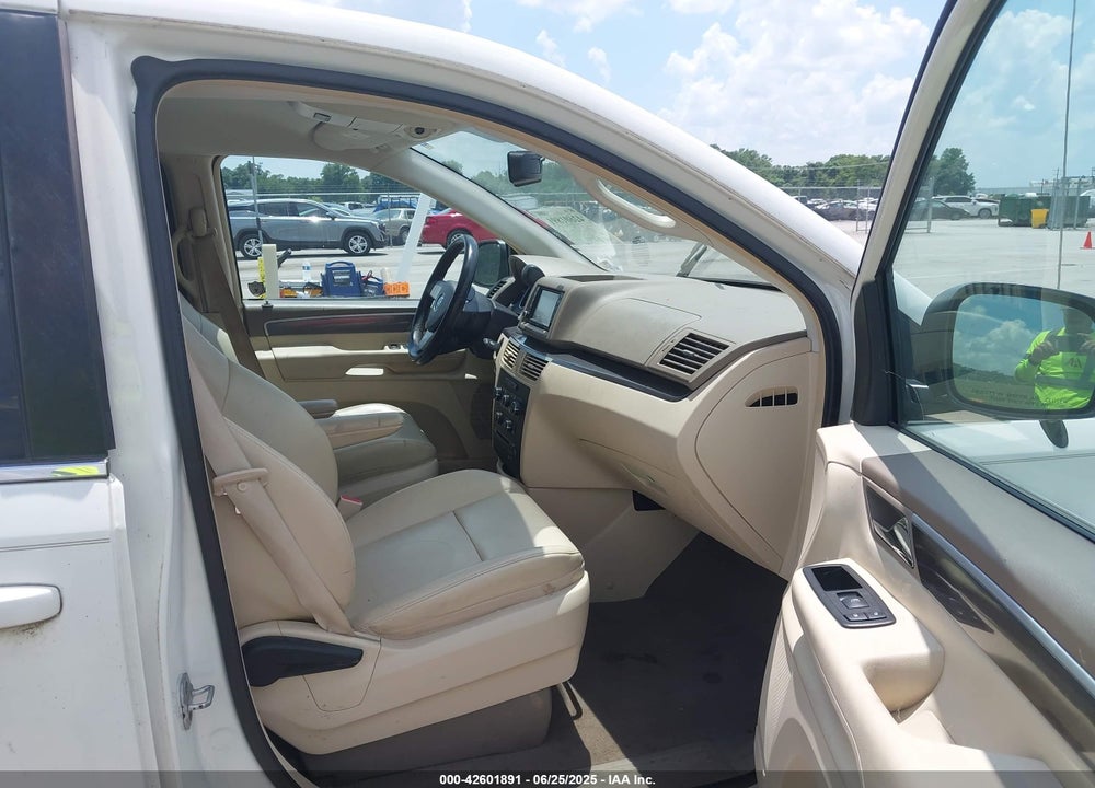 2010 VOLKSWAGEN ROUTAN SE VIN: 2V4RW3D13AR388199