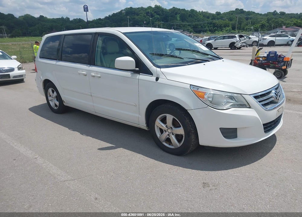 2010 VOLKSWAGEN ROUTAN SE VIN: 2V4RW3D13AR388199