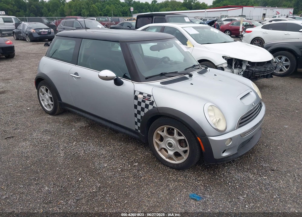 2006 MINI COOPER S VIN: WMWRE33556TJ37120